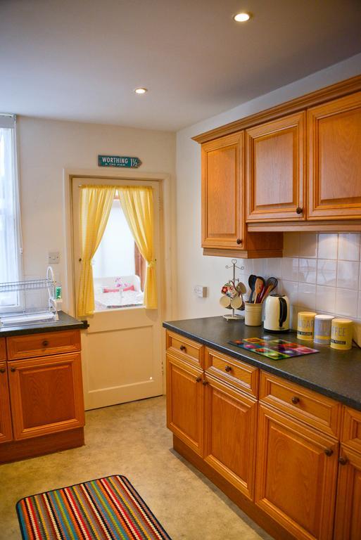 Queens Apartment Worthing Extérieur photo