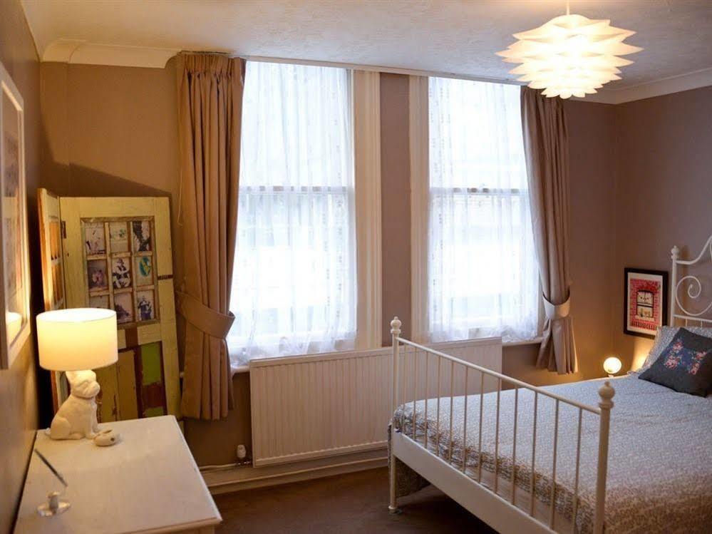 Queens Apartment Worthing Extérieur photo